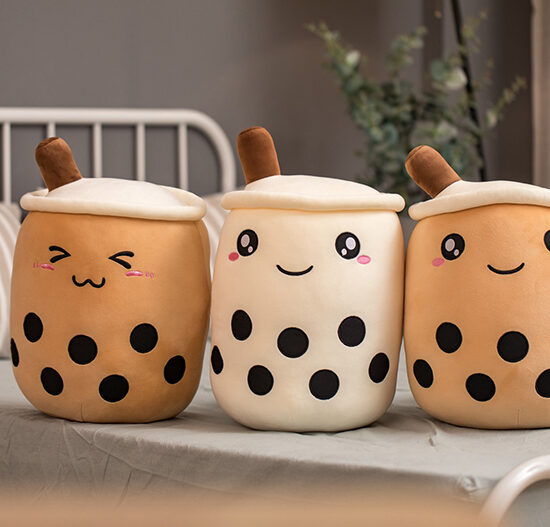 trzy rodzaje smiesznego pluszaka sloika